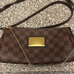 Louis Vuitton Eva clutch
